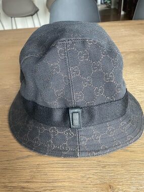 Gucci Black Logo-Tab Bucket Hat